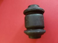 Silentbloc cylindrique pour triangle de suspension avant